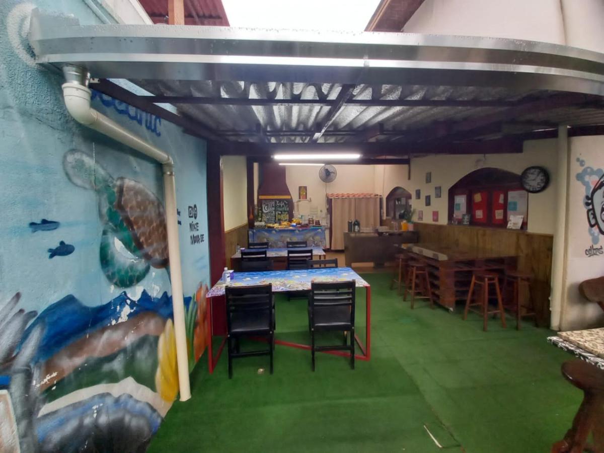 Oceanic Hostel Balneario Camboriu Bagian luar foto