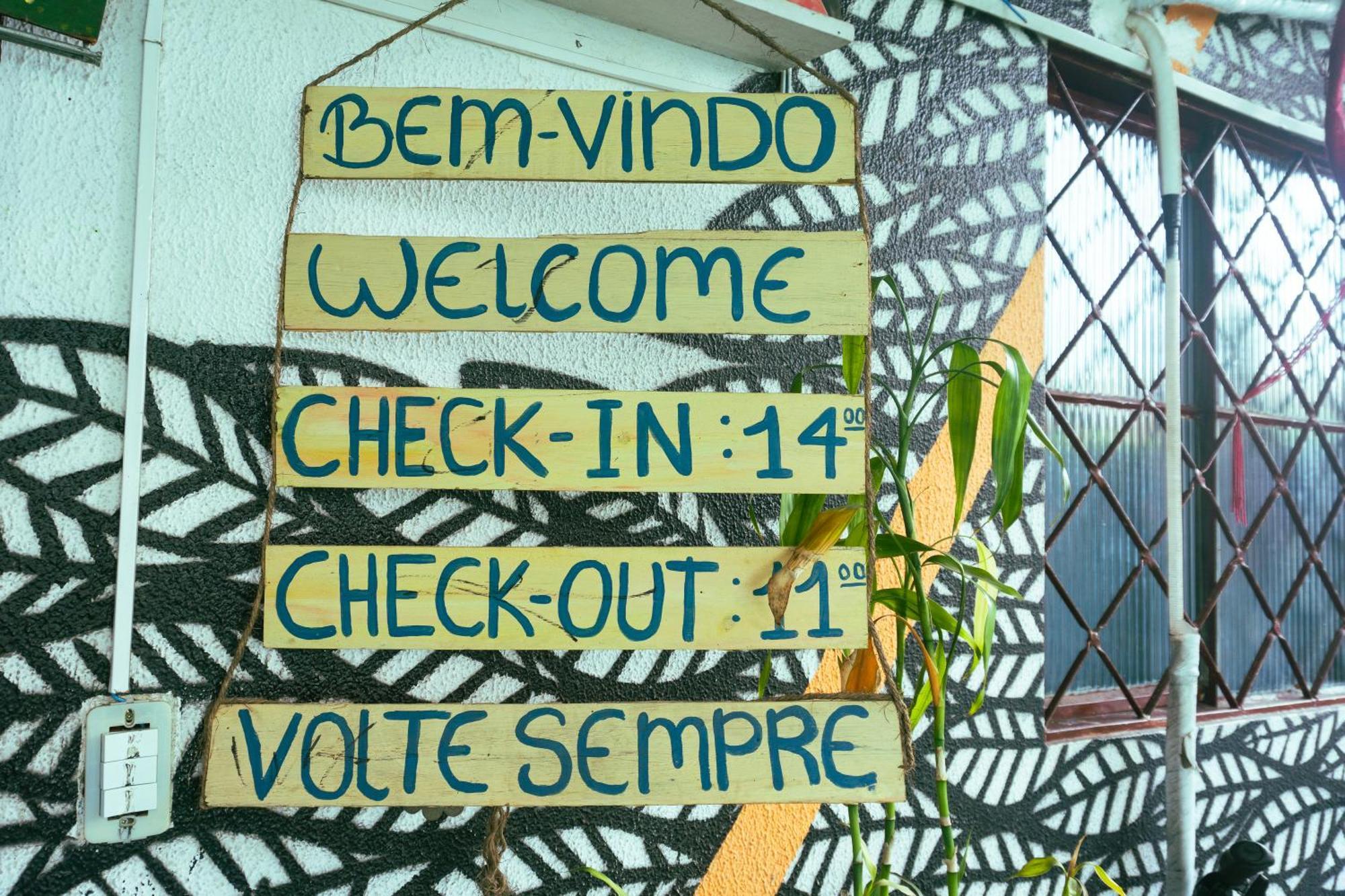 Oceanic Hostel Balneario Camboriu Bagian luar foto