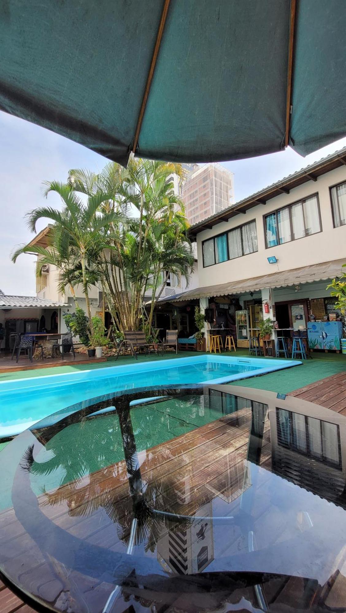 Oceanic Hostel Balneario Camboriu Bagian luar foto